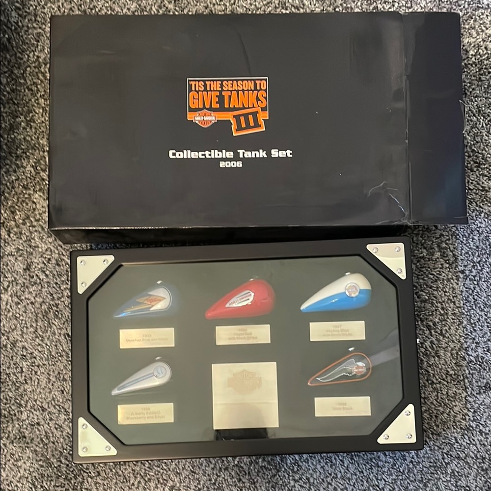 Harley-Davidson Collectible Tank Set 2006